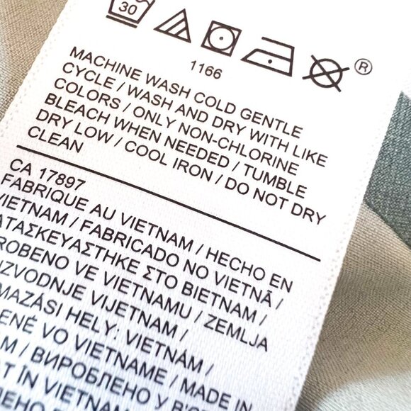 Athleta Urbanite Printed Top  Size Large- NWOT -print: Denali Minimalistic Grey - Picture 12 of 13